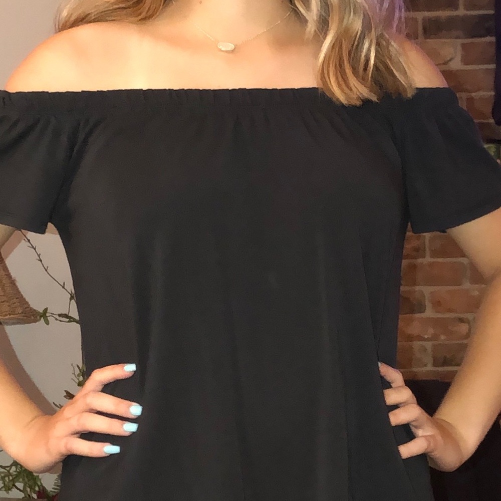 Hollister black on or off the shoulder top